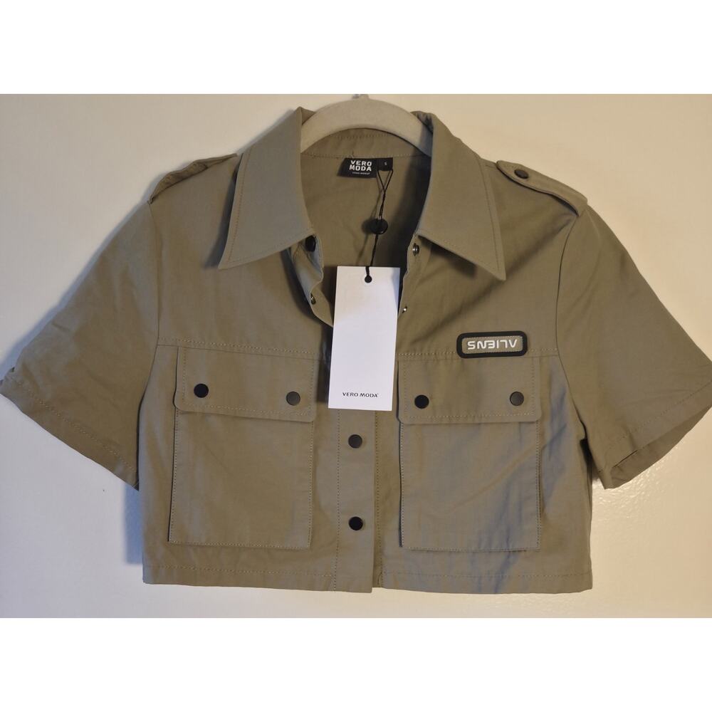 New Vero Moda Womens Sz S Crop Aliens Khakis Shirt Safari Style Short Sleeve